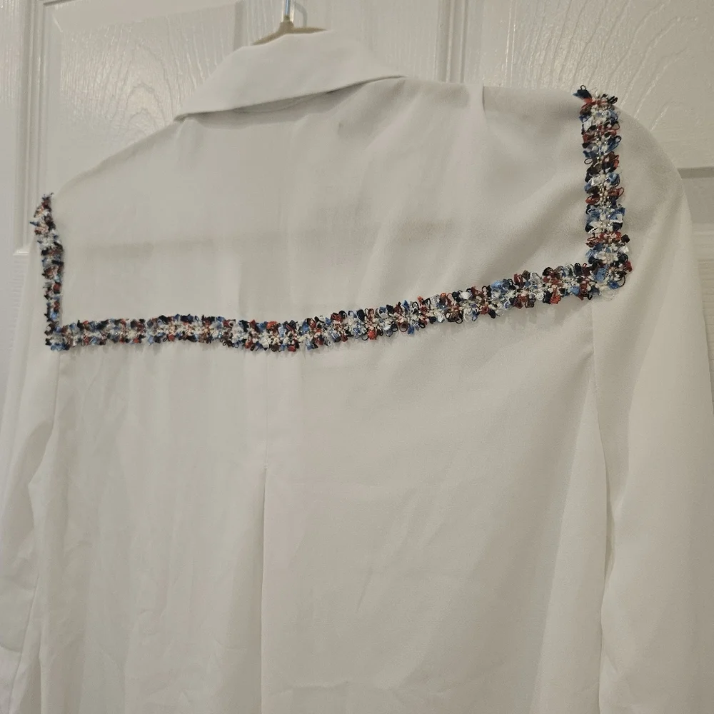 🔥NWT Zara embellished, textured, white blouse size XS